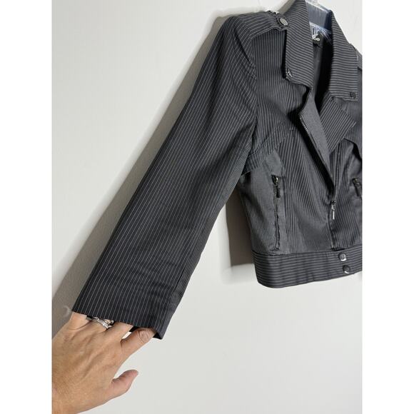 Bebe Women's Jacket Sz 6 Moto Cropped Pinstripe Bikercore Grunge Goth - Picture 3 of 16